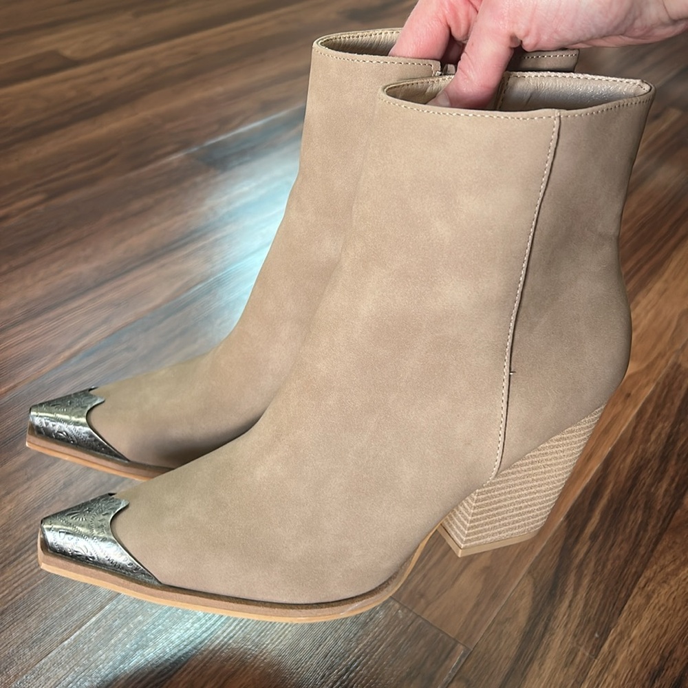 Lanor Classic Western Bootie - Picture 7 of 9